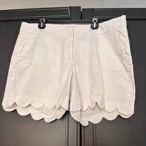 Crown & Ivy White Scalloped Shorts. Size 18w.